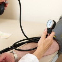 高血圧治療の薬を飲み続けることと副作用のリスクについて